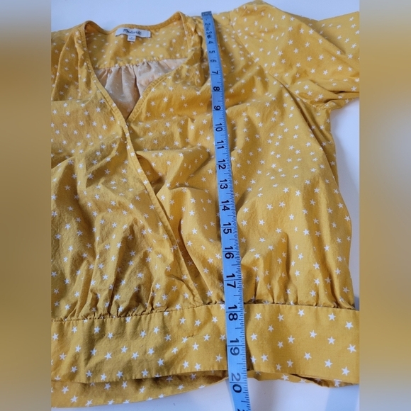 Madewell Wrap Star Print Blouse Size M Mustard Yellow - Picture 11 of 11